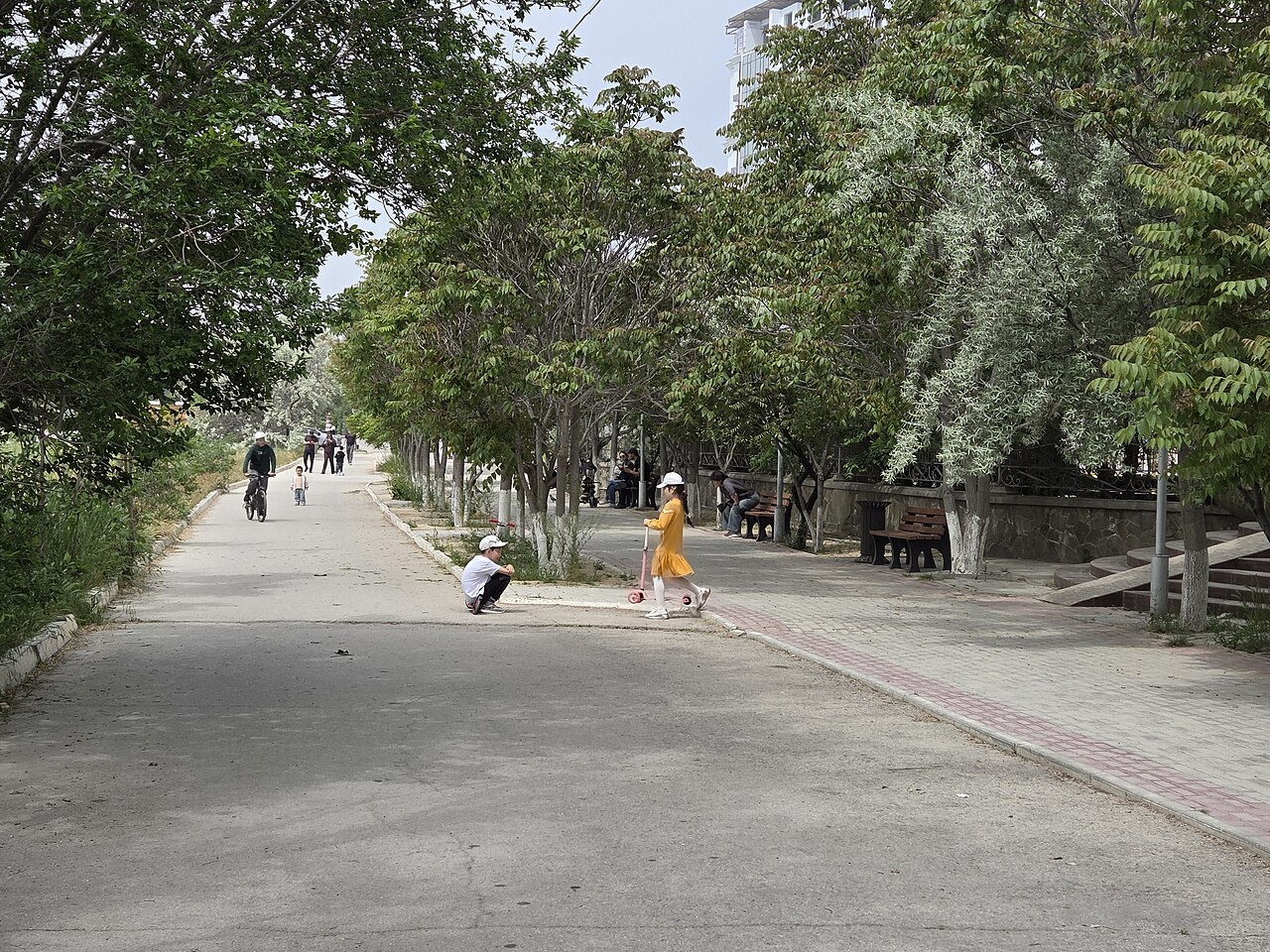 The shaded pedestrian walkway along Aktau's Caspian seafront